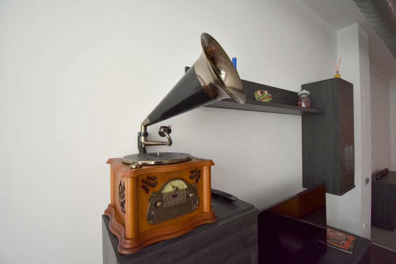 Gramophone Loft Apartment ริวาส-วาเคียมาดริด ภายนอก รูปภาพ